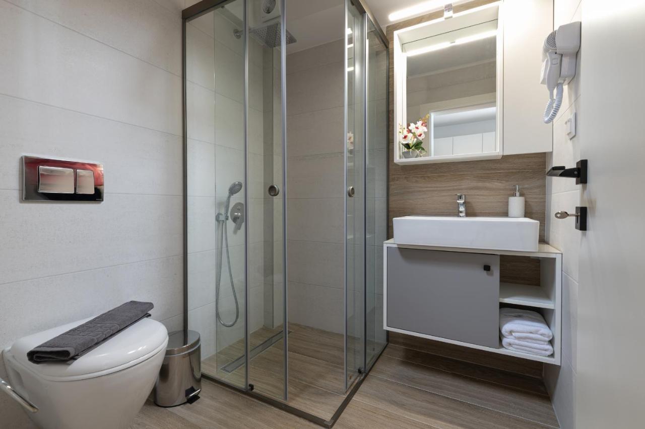 Sky Luxury Suites Sarti Exteriér fotografie