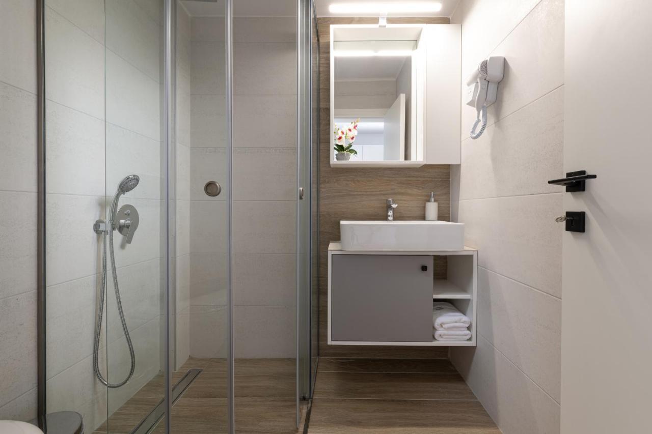 Sky Luxury Suites Sarti Exteriér fotografie