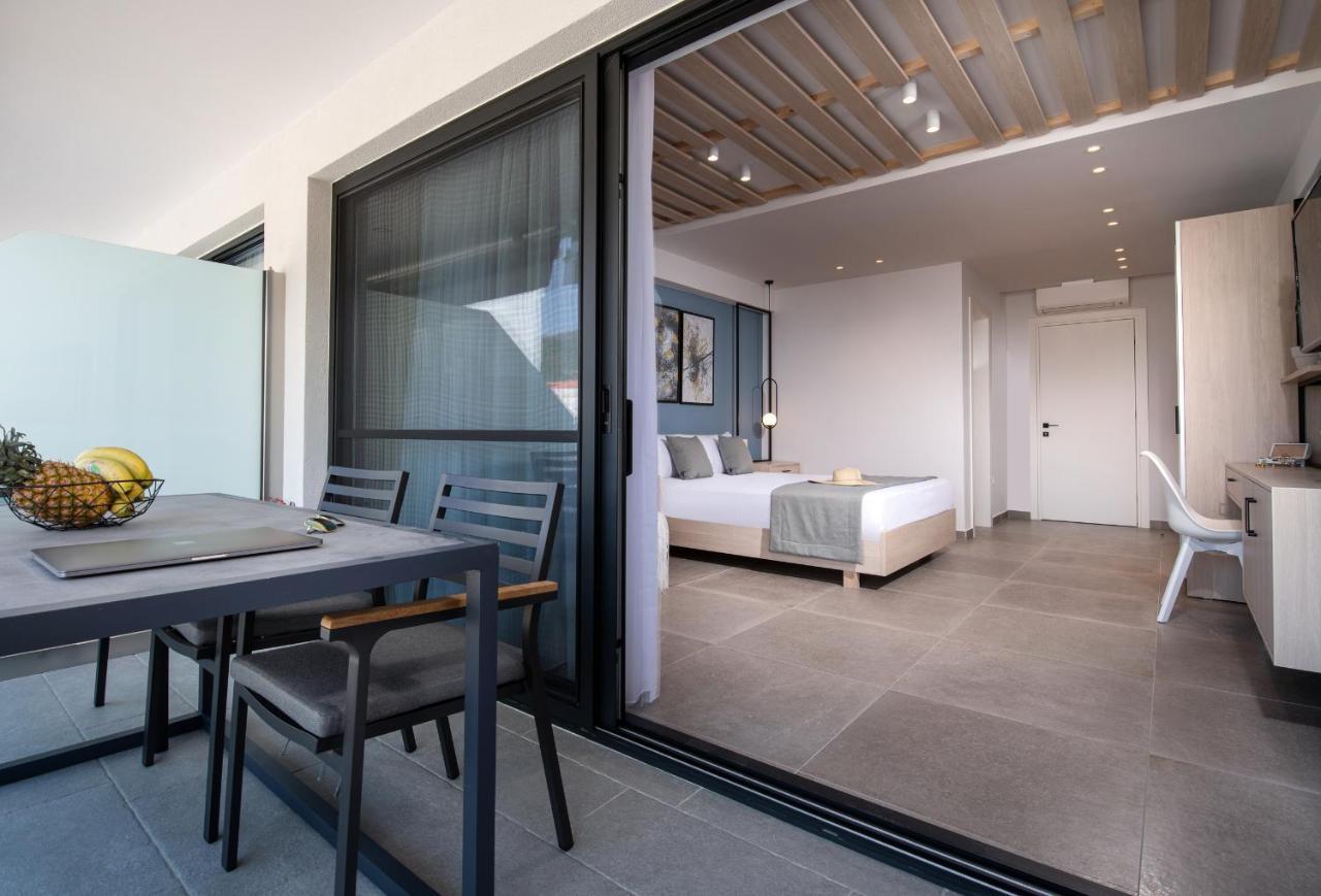 Sky Luxury Suites Sarti Exteriér fotografie
